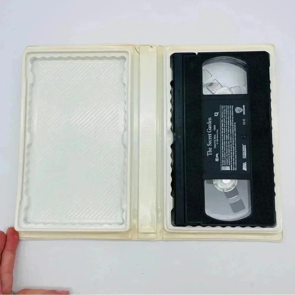 Warner Bros. The Secret Garden VHS Tape, #19000 - Picture 4 of 8